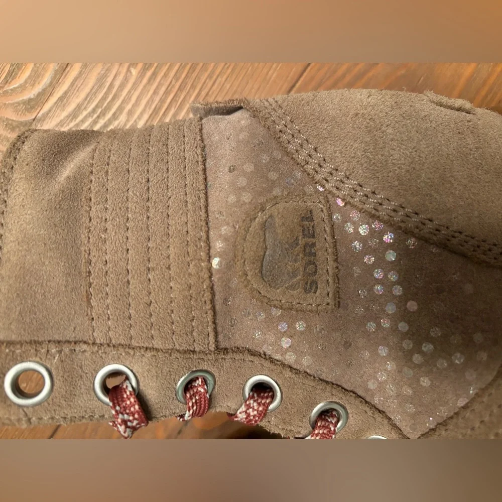 Sorel Meadow Lace II Suede Boots – Girls Size 2 - Picture 3 of 7
